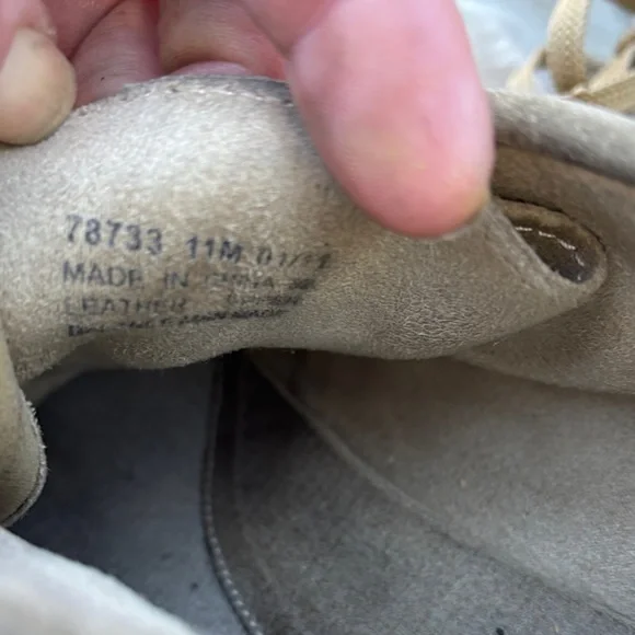 Clarks Gray Chukka Boots - Picture 3 of 3